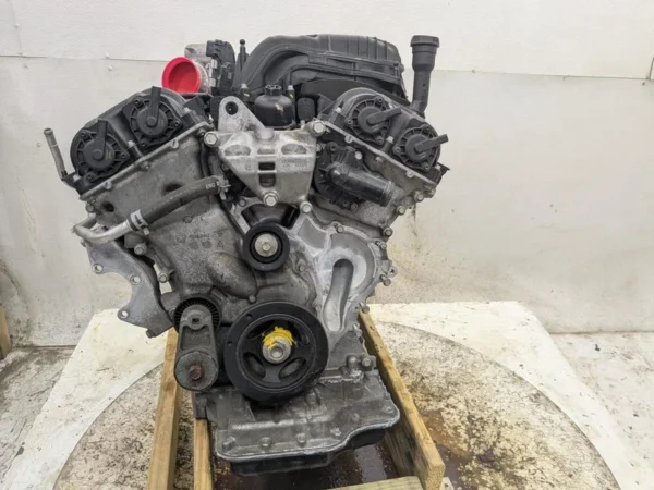 Chrysler Town and Country Engine 1