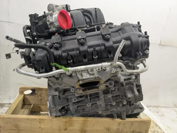 Chrysler Town and Country Engine 3