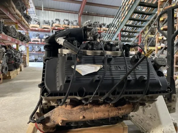 Ford F-350 Super Duty Engine 1